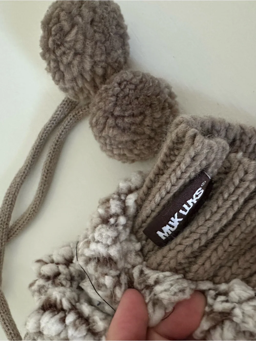 Muk Luks Beige Sherpa Pom-Pom Neck Warme NWT